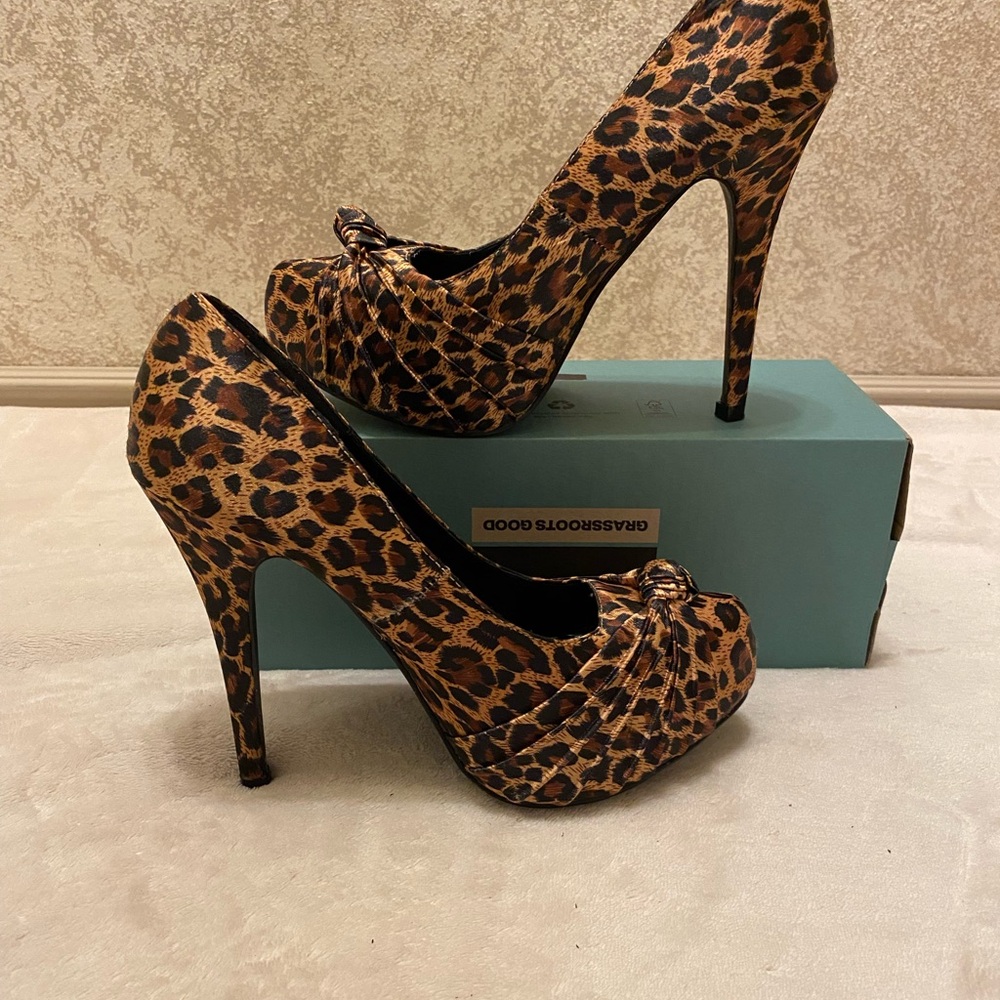 Qupid Leopard Print Knotted Peep-Toe Platform Stilettos